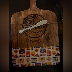 Disney Epcot Italy pavilion cheese cutting board with cheese knife